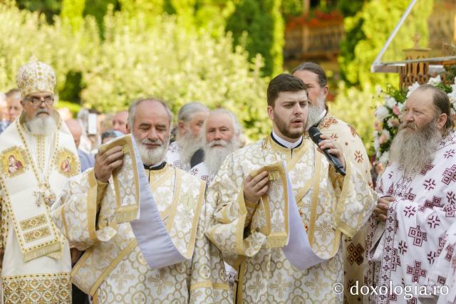 Sărbătoarea Schimbării la Față a Domnului – hram la Mănăstirea Sihla