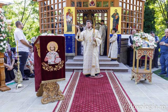 Sărbătoarea Schimbării la Față a Domnului – hram la Mănăstirea Sihla
