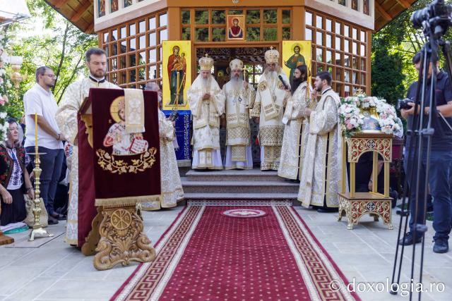 Sărbătoarea Schimbării la Față a Domnului – hram la Mănăstirea Sihla