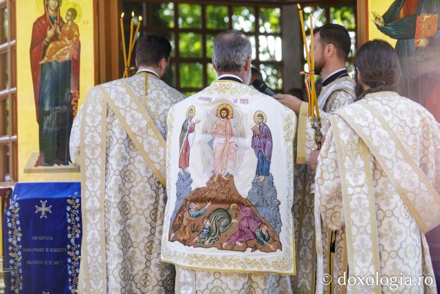 Sărbătoarea Schimbării la Față a Domnului – hram la Mănăstirea Sihla
