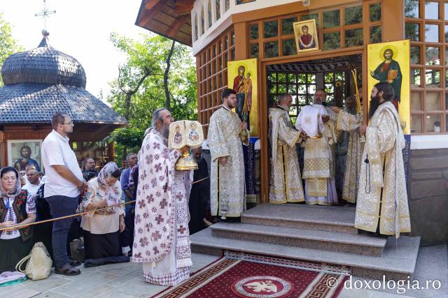 Sărbătoarea Schimbării la Față a Domnului – hram la Mănăstirea Sihla