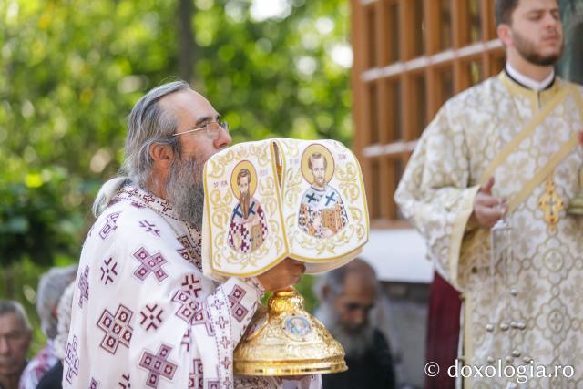 Sărbătoarea Schimbării la Față a Domnului – hram la Mănăstirea Sihla