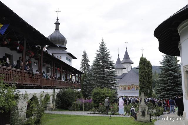 Soborul ierarhilor slujitori – proclamarea locală a canonizării Sfinților Cuvioși Paisie și Cleopa de la Sihăstria