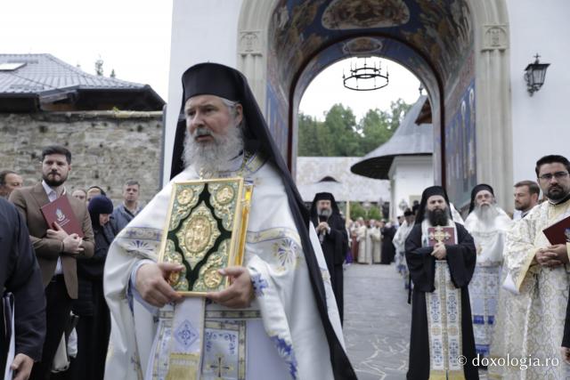 Soborul ierarhilor slujitori – proclamarea locală a canonizării Sfinților Cuvioși Paisie și Cleopa de la Sihăstria