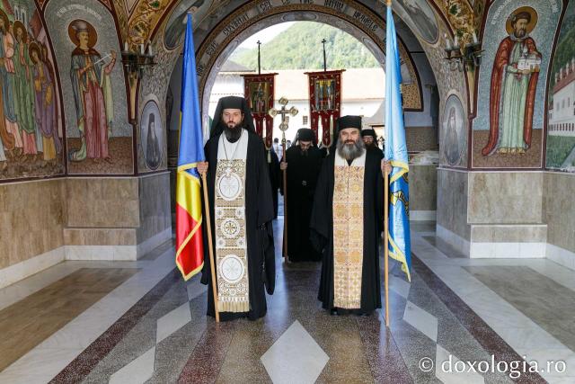 Sfânta Liturghie de la Proclamarea Canonizării Sfântului Cuvios Serafim cel Răbdător de la Sâmbăta de Sus