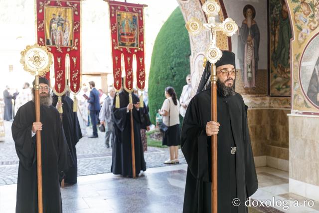 Sfânta Liturghie de la Proclamarea Canonizării Sfântului Cuvios Serafim cel Răbdător de la Sâmbăta de Sus
