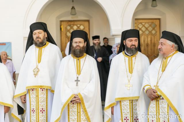 Sfânta Liturghie de la Proclamarea Canonizării Sfântului Cuvios Serafim cel Răbdător de la Sâmbăta de Sus