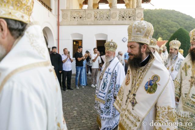 Sfânta Liturghie de la Proclamarea Canonizării Sfântului Cuvios Serafim cel Răbdător de la Sâmbăta de Sus