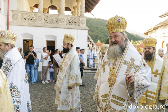 Sfânta Liturghie de la Proclamarea Canonizării Sfântului Cuvios Serafim cel Răbdător de la Sâmbăta de Sus
