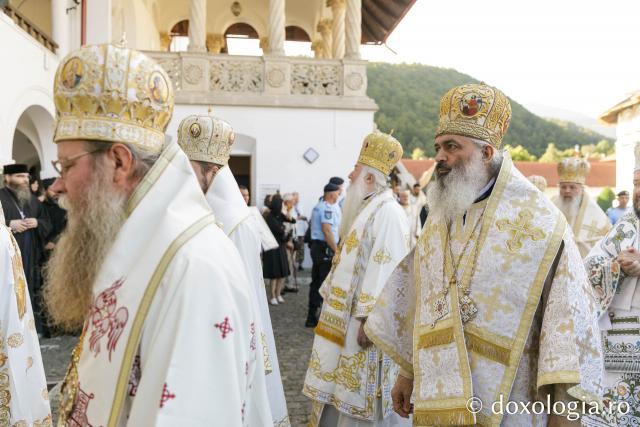 Sfânta Liturghie de la Proclamarea Canonizării Sfântului Cuvios Serafim cel Răbdător de la Sâmbăta de Sus