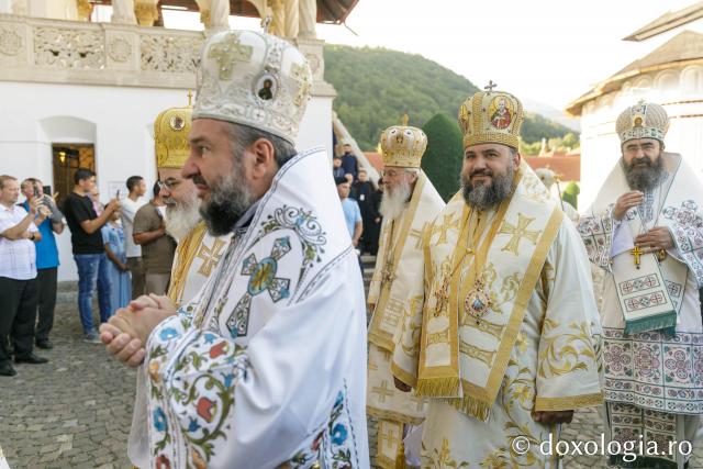 Sfânta Liturghie de la Proclamarea Canonizării Sfântului Cuvios Serafim cel Răbdător de la Sâmbăta de Sus
