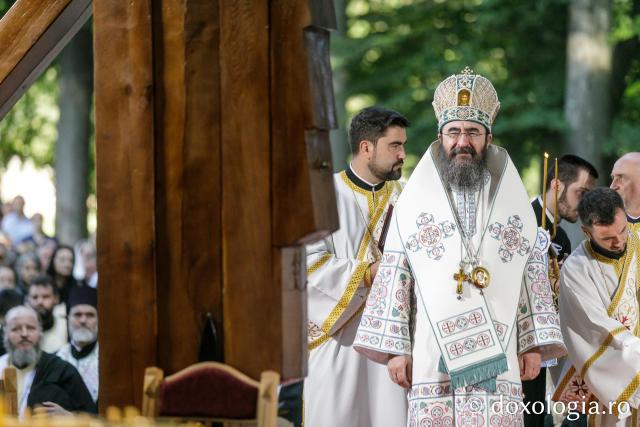 Sfânta Liturghie de la Proclamarea Canonizării Sfântului Cuvios Serafim cel Răbdător de la Sâmbăta de Sus