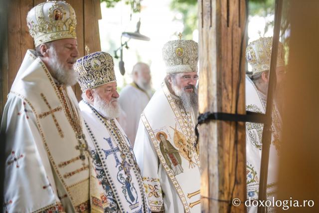 Sfânta Liturghie de la Proclamarea Canonizării Sfântului Cuvios Serafim cel Răbdător de la Sâmbăta de Sus