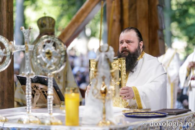 Sfânta Liturghie de la Proclamarea Canonizării Sfântului Cuvios Serafim cel Răbdător de la Sâmbăta de Sus