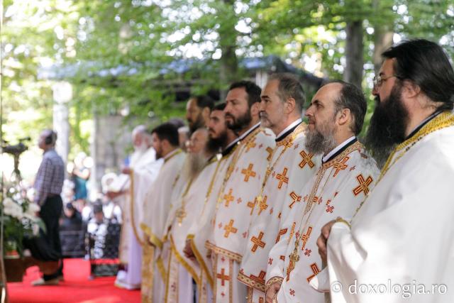 Sfânta Liturghie de la Proclamarea Canonizării Sfântului Cuvios Serafim cel Răbdător de la Sâmbăta de Sus
