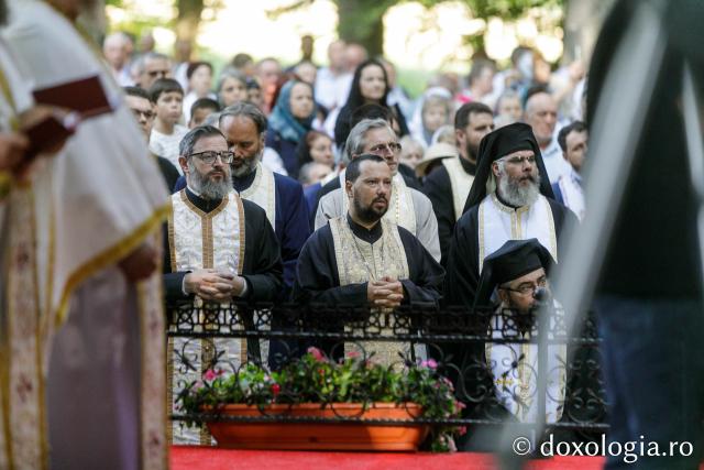Sfânta Liturghie de la Proclamarea Canonizării Sfântului Cuvios Serafim cel Răbdător de la Sâmbăta de Sus