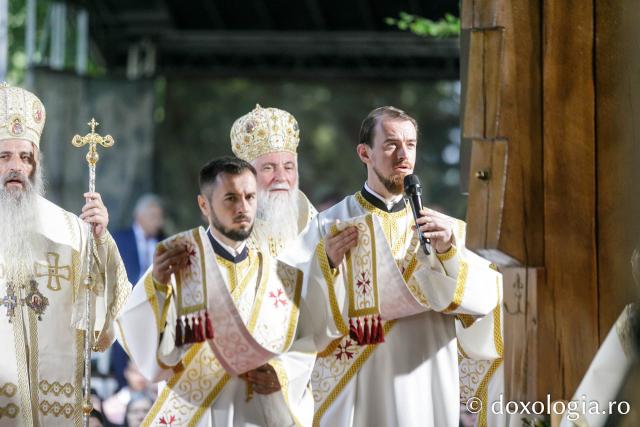 Sfânta Liturghie de la Proclamarea Canonizării Sfântului Cuvios Serafim cel Răbdător de la Sâmbăta de Sus