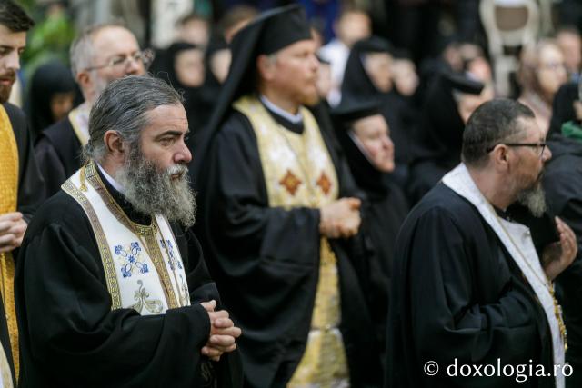 Sfânta Liturghie de la Proclamarea Canonizării Sfântului Cuvios Serafim cel Răbdător de la Sâmbăta de Sus