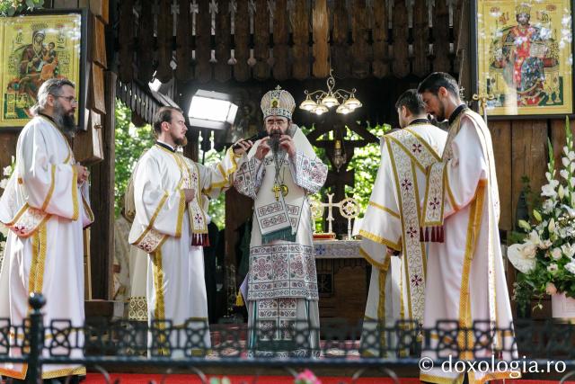 Sfânta Liturghie de la Proclamarea Canonizării Sfântului Cuvios Serafim cel Răbdător de la Sâmbăta de Sus