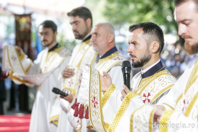 Sfânta Liturghie de la Proclamarea Canonizării Sfântului Cuvios Serafim cel Răbdător de la Sâmbăta de Sus