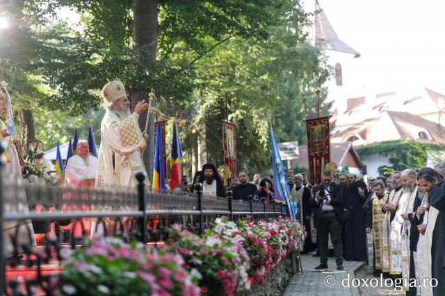 Sfânta Liturghie de la Proclamarea Canonizării Sfântului Cuvios Serafim cel Răbdător de la Sâmbăta de Sus