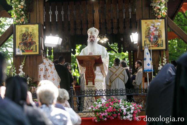 Sfânta Liturghie de la Proclamarea Canonizării Sfântului Cuvios Serafim cel Răbdător de la Sâmbăta de Sus