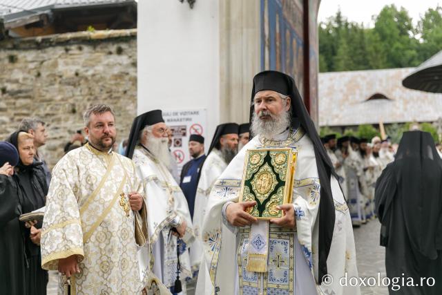 Sfânta Liturghie cu ocazia proclamării locale a canonizării Sfinților Cuvioși Paisie și Cleopa