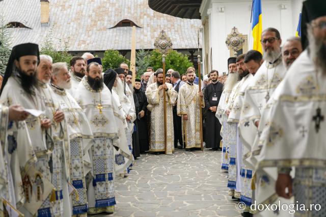 Sfânta Liturghie cu ocazia proclamării locale a canonizării Sfinților Cuvioși Paisie și Cleopa