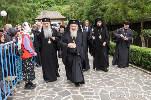 Sfânta Liturghie cu ocazia proclamării locale a canonizării Sfinților Cuvioși Paisie și Cleopa