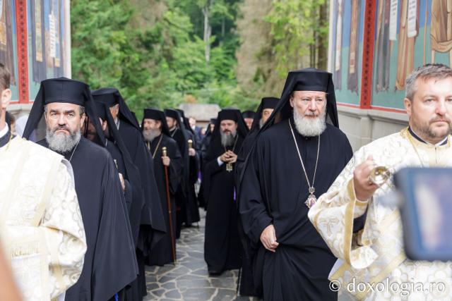 Sfânta Liturghie cu ocazia proclamării locale a canonizării Sfinților Cuvioși Paisie și Cleopa