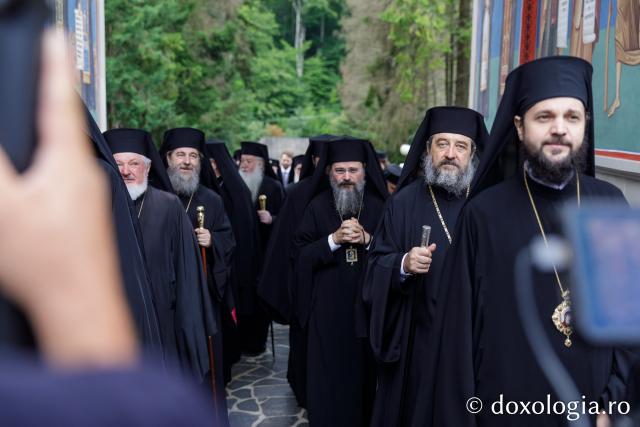 Sfânta Liturghie cu ocazia proclamării locale a canonizării Sfinților Cuvioși Paisie și Cleopa