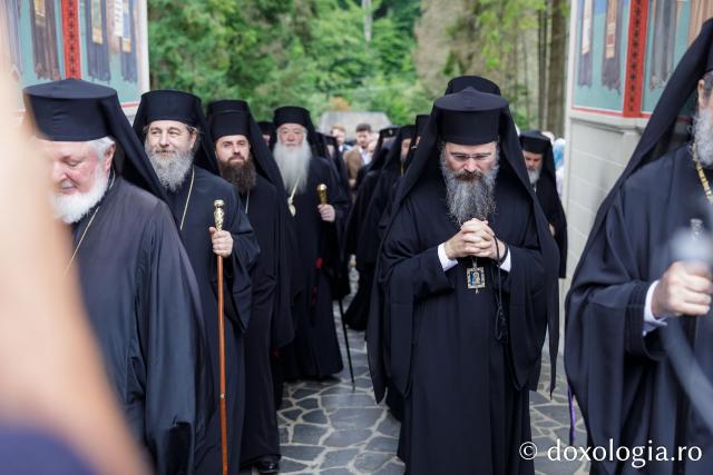 Sfânta Liturghie cu ocazia proclamării locale a canonizării Sfinților Cuvioși Paisie și Cleopa