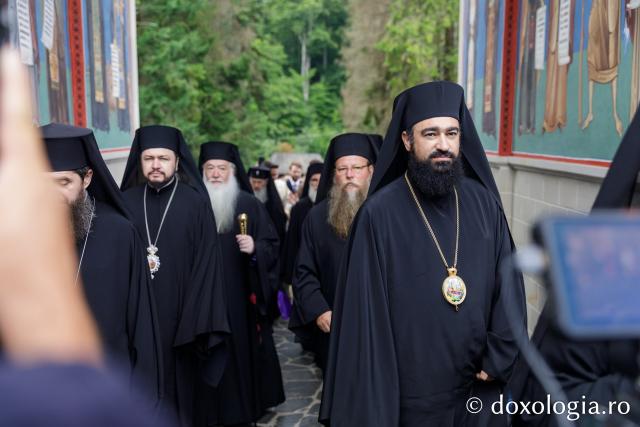 Sfânta Liturghie cu ocazia proclamării locale a canonizării Sfinților Cuvioși Paisie și Cleopa
