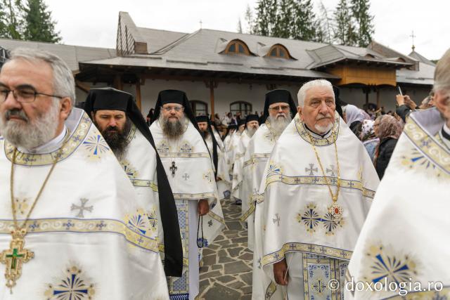 Sfânta Liturghie cu ocazia proclamării locale a canonizării Sfinților Cuvioși Paisie și Cleopa