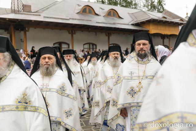 Sfânta Liturghie cu ocazia proclamării locale a canonizării Sfinților Cuvioși Paisie și Cleopa