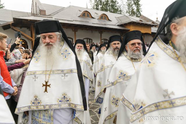 Sfânta Liturghie cu ocazia proclamării locale a canonizării Sfinților Cuvioși Paisie și Cleopa