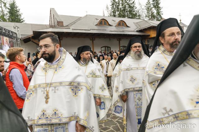 Sfânta Liturghie cu ocazia proclamării locale a canonizării Sfinților Cuvioși Paisie și Cleopa