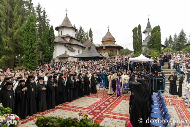Sfânta Liturghie cu ocazia proclamării locale a canonizării Sfinților Cuvioși Paisie și Cleopa