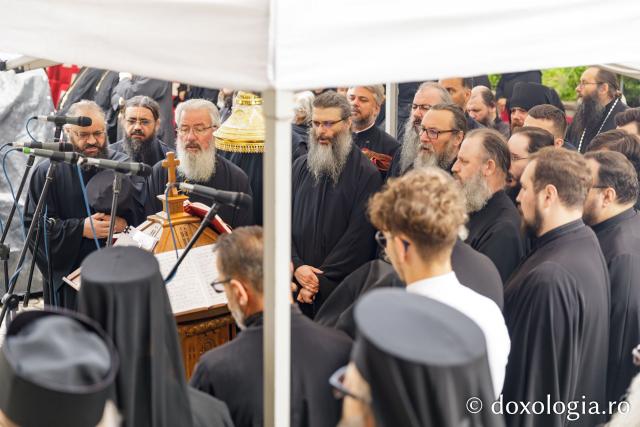 Sfânta Liturghie cu ocazia proclamării locale a canonizării Sfinților Cuvioși Paisie și Cleopa