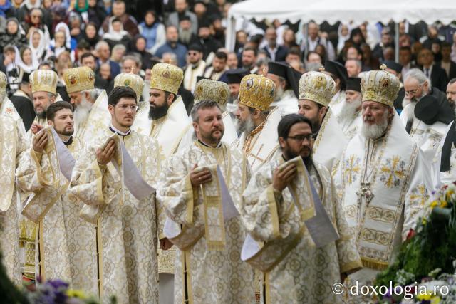 Sfânta Liturghie cu ocazia proclamării locale a canonizării Sfinților Cuvioși Paisie și Cleopa