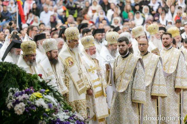 Sfânta Liturghie cu ocazia proclamării locale a canonizării Sfinților Cuvioși Paisie și Cleopa