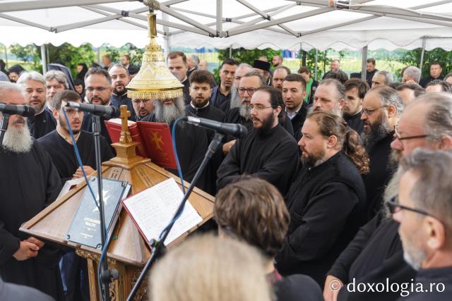 Sfânta Liturghie cu ocazia proclamării locale a canonizării Sfinților Cuvioși Paisie și Cleopa