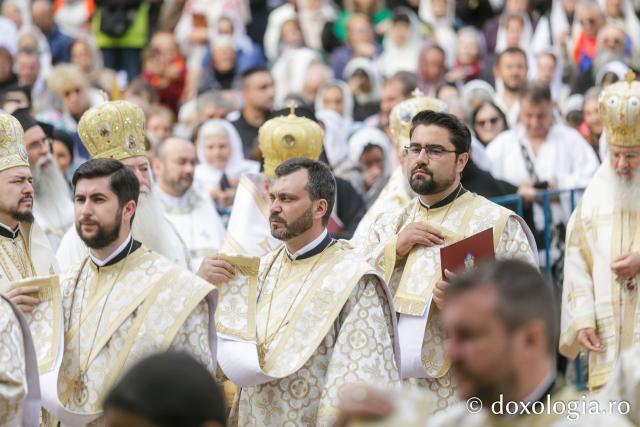 Sfânta Liturghie cu ocazia proclamării locale a canonizării Sfinților Cuvioși Paisie și Cleopa