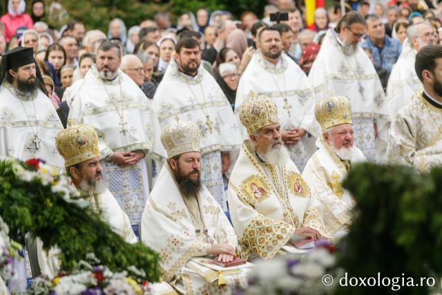Sfânta Liturghie cu ocazia proclamării locale a canonizării Sfinților Cuvioși Paisie și Cleopa
