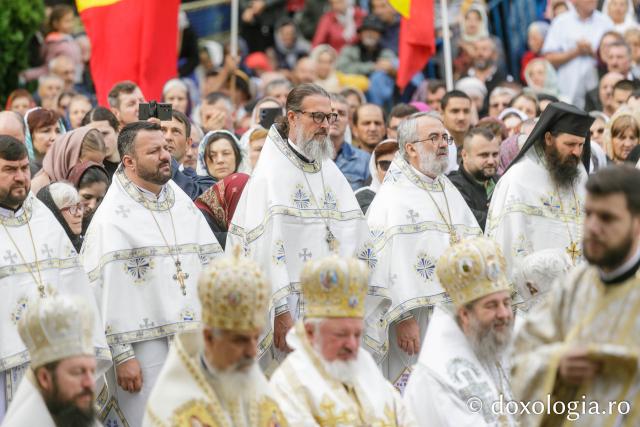 Sfânta Liturghie cu ocazia proclamării locale a canonizării Sfinților Cuvioși Paisie și Cleopa