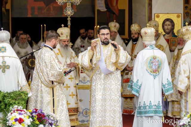 Sfânta Liturghie cu ocazia proclamării locale a canonizării Sfinților Cuvioși Paisie și Cleopa