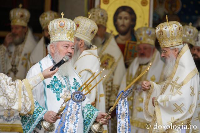 Sfânta Liturghie cu ocazia proclamării locale a canonizării Sfinților Cuvioși Paisie și Cleopa