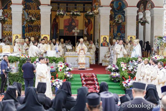 Sfânta Liturghie cu ocazia proclamării locale a canonizării Sfinților Cuvioși Paisie și Cleopa
