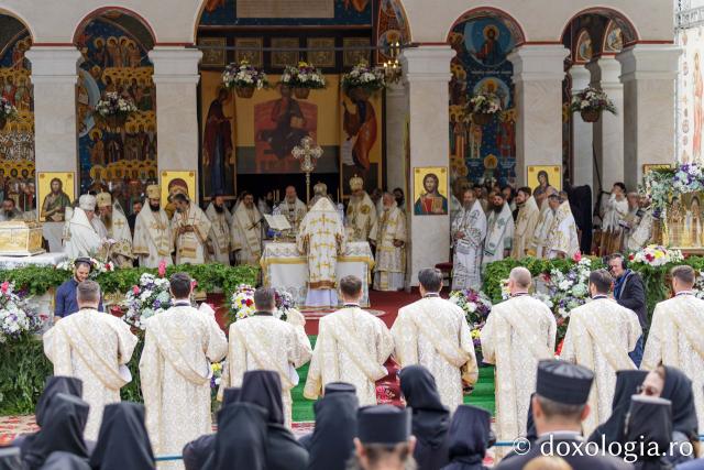 Sfânta Liturghie cu ocazia proclamării locale a canonizării Sfinților Cuvioși Paisie și Cleopa