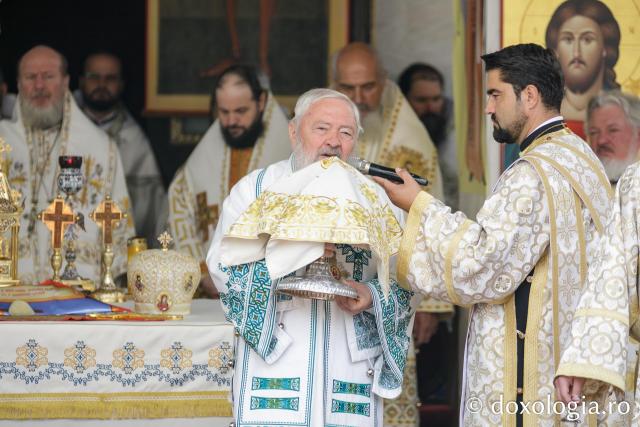 Sfânta Liturghie cu ocazia proclamării locale a canonizării Sfinților Cuvioși Paisie și Cleopa
